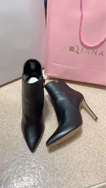 블랙 스틸레토 부츠 23