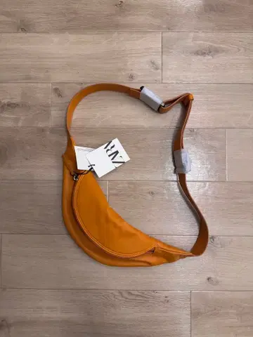 오렌지 바디백 합성 피혁 ZARA