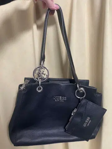 GUESS 블랙 핸드백