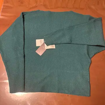 다크 그린 리브 긴팔 니트