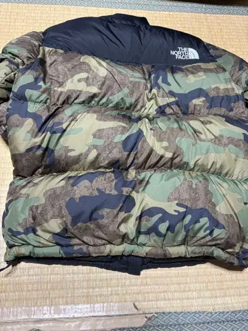 THE NORTH FACE 카모 패턴 다운 자켓 L
