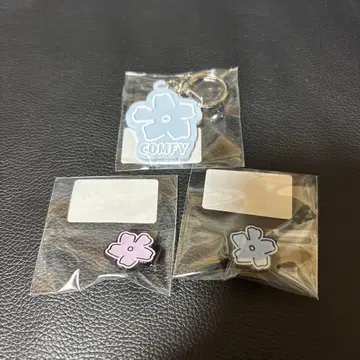 미개봉 새상품 COMFY 이와오카 토오루 핀 배지 & 키체인