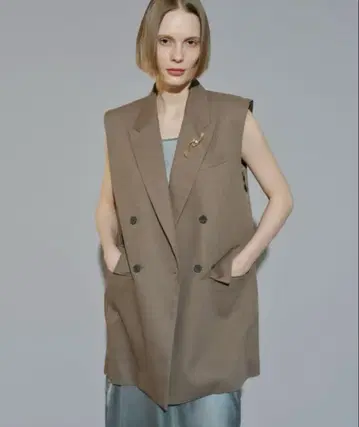 yae 백 슬릿 지퍼 베스트 미사용