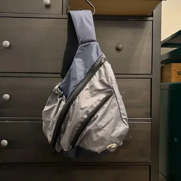 슬링 숄더백 그레이 네이비