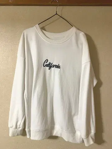 화이트 캘리포니아 자수 긴팔 트레이닝복