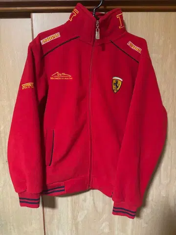 페라리 플리스 자켓 M 사이즈 빨간색