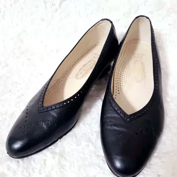 긴자 요시노야 가죽 펌프스 외반모지 대응 V컷 브로그 미사용급