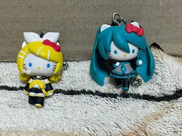 보컬로이드 x 헬로키티 볼 체인 마스코트