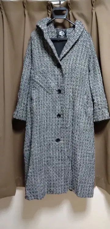 후드 부착 트위드 롱 코트