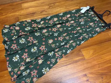 새상품! 야마다야 라디에이트 꽃무늬 플레어 스커트