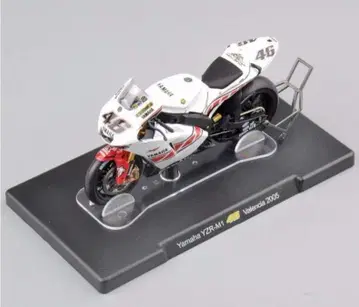 다이캐스트 1/18 2005 YZR-M1 발렌티노 로시