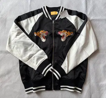 도쿄 디즈니 리조트 Tigger 자수 스카잔 M 사이즈