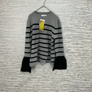 카키 그레이 x 블랙 보더 플레어 소매 니트탑 새상품 택 포함