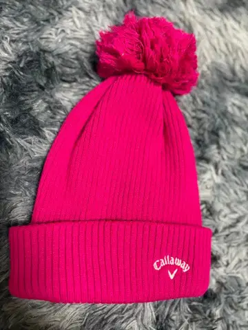 캘러웨이 핑크 폼폼 포함 니트 모자