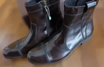 새상품 5만 9천 이탈리아제 톰슨 가죽 부츠 THOMPSON