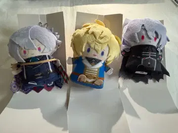 유메쿠로 에밀리오 아델 키니스 파페라 핑거 마스코트