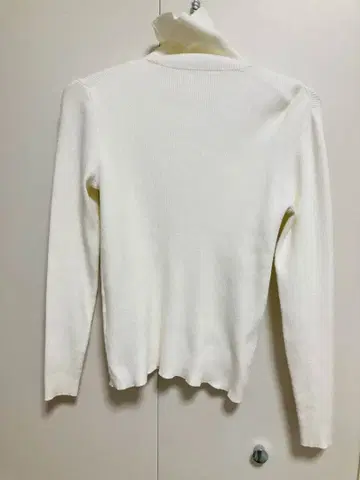 Aveniretoile 터틀넥 스웨터