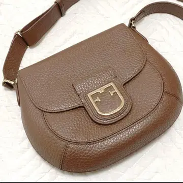 [컨디션 최상] FURLA 셜리 하프문 숄더백 금 로고