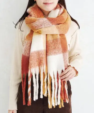 미사용 새상품 쓰리코인즈 3coins 체크 볼륨 머플러 쓰리코인즈