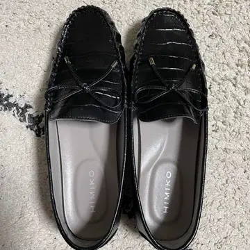 [새상품급] HIMIKO 블랙 크로커다일풍 로퍼 24.5 블랙