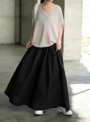 안티카 블랙 롱 스커트