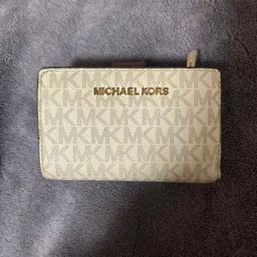 MICHAEL KORS 이단 접이식 지갑 베이지