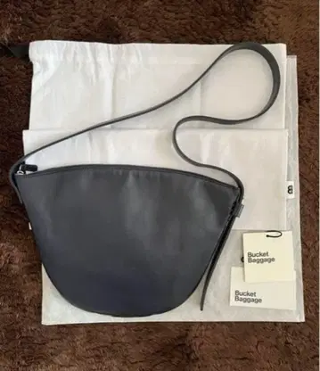 버킷 배기지 가죽 숄더백 새상품급