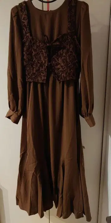 뷔스티에 포함 브라운 긴팔 롱 원피스