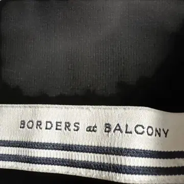 BORDERS at BALCONY 블랙 상의