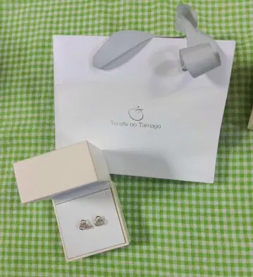 천사의 알 하트형 귀걸이