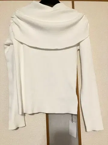 LILLIAN CARAT 새상품 택 포함 오프숄더 니트 리리안캐럿