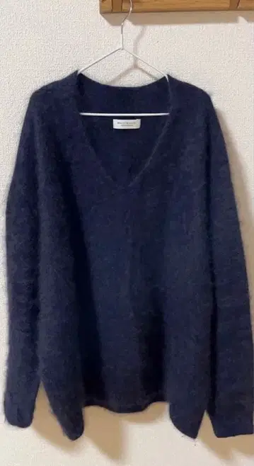 뷰티&유스 V넥 스웨터