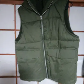 후드 부착 올리브색 베스트