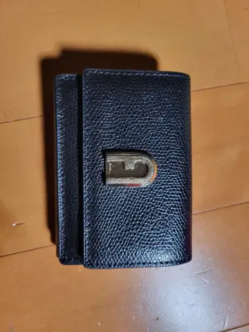 FURLA 3단 접이식 지갑
