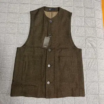 인터내셔널 갤러리 BEAMS 브라운 베스트