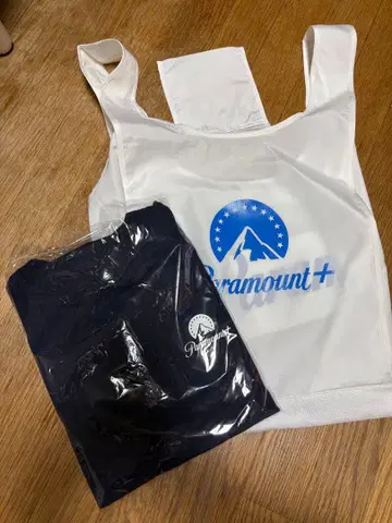 Paramount+ 티셔츠와 메쉬 백 수건 세트