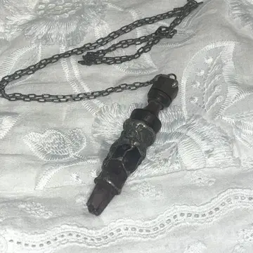 니시오카루이 목걸이