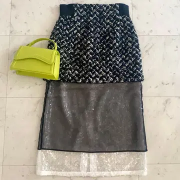 새상품급 어도어 ADORE 헤링본 트위드 스커트 최근 모델 블랙 36