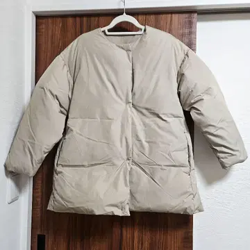 베이지 노카라 다운 자켓