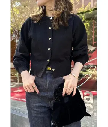 &.NOSTALGIA 하트 단추 니트 가디건 2