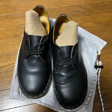 닥터마틴 쓰리홀 가죽 신발