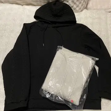 니트 후드티 블랙 화이트