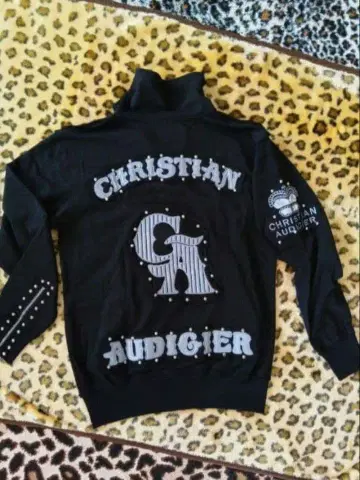 크리스찬 오디져 블루종