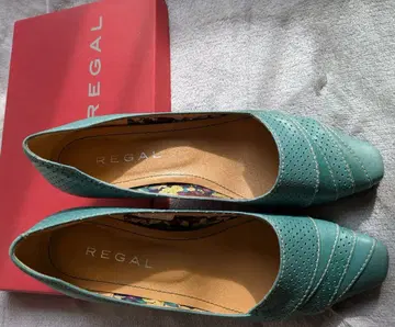새상품 REGAL 터콰이즈 가죽 펌프스