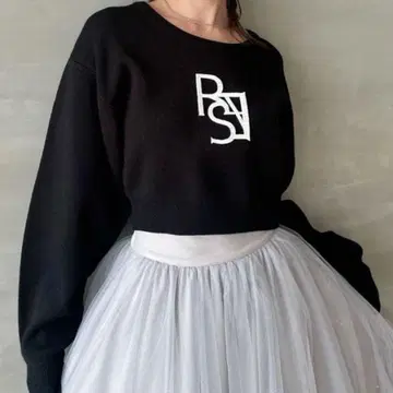 터프트 로고 니트 풀오버