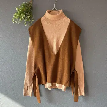 센스 오브 플레이스 [F] 성인 내추럴 숏 기장 사이드 리본 V넥 베스트