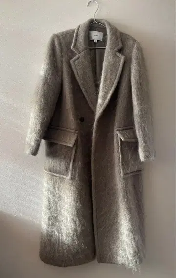 HYKE 하이크 울 모헤어 더블 브레스트 롱 샤기 코트