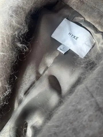 HYKE 하이크 울 모헤어 더블 브레스트 롱 샤기 코트