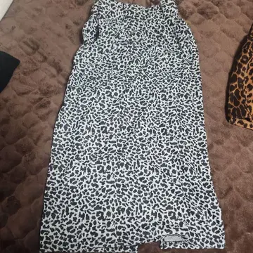 레오파드 무늬 타이트 스커트