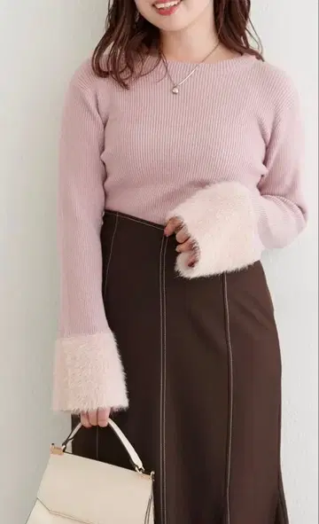 소매 페더 리브 니트 풀오버